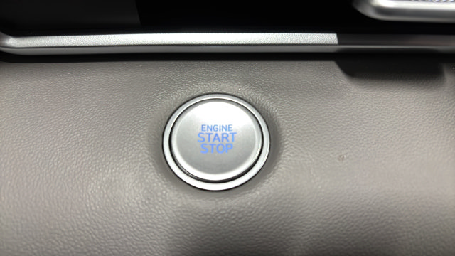 Certified 2025 Hyundai Elantra Sport FWD image 22