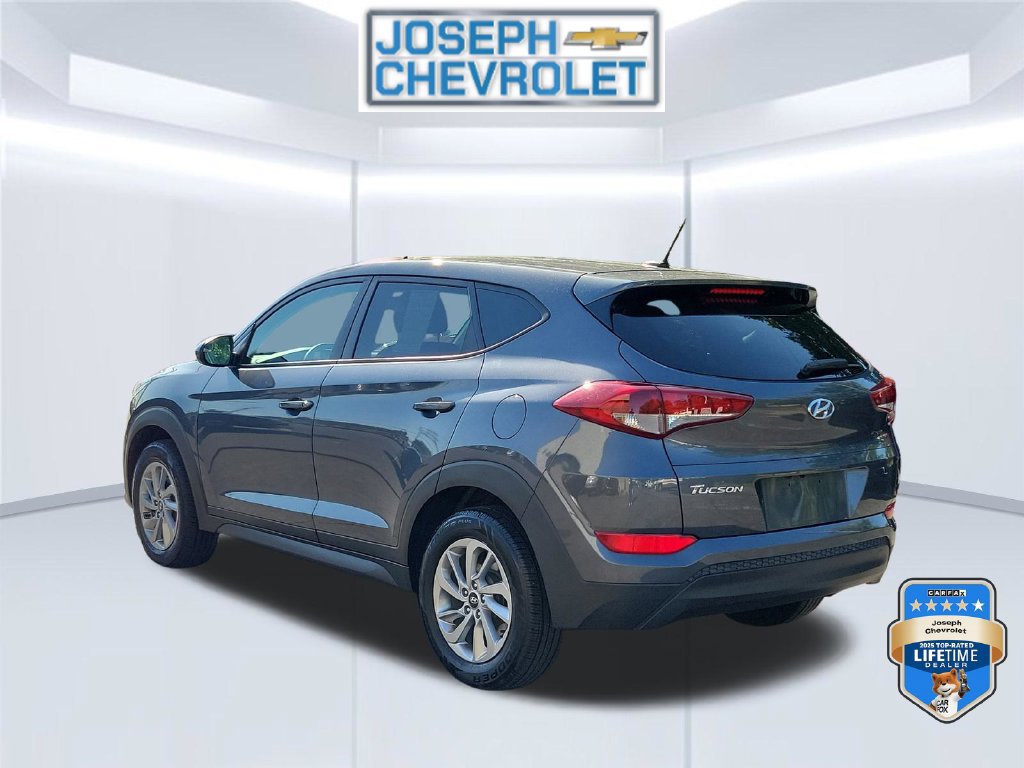Used 2017 Hyundai Tucson SE w/ Cargo Package FWD image 4
