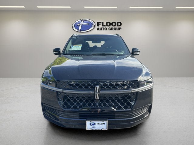 New 2026 Lincoln Navigator L Reserve w/ Jet Appearance Package AWD/4WD image 2