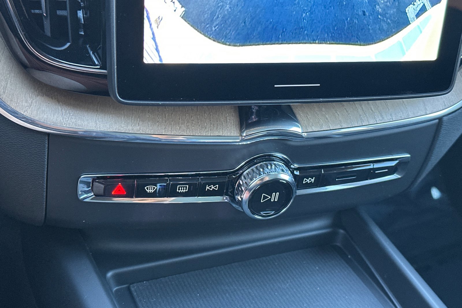 New 2026 Volvo XC60 T8 Plus image 18