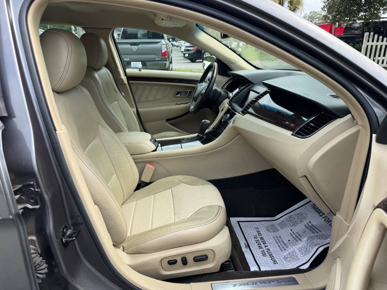 Used 2013 Ford Taurus Limited FWD image 17