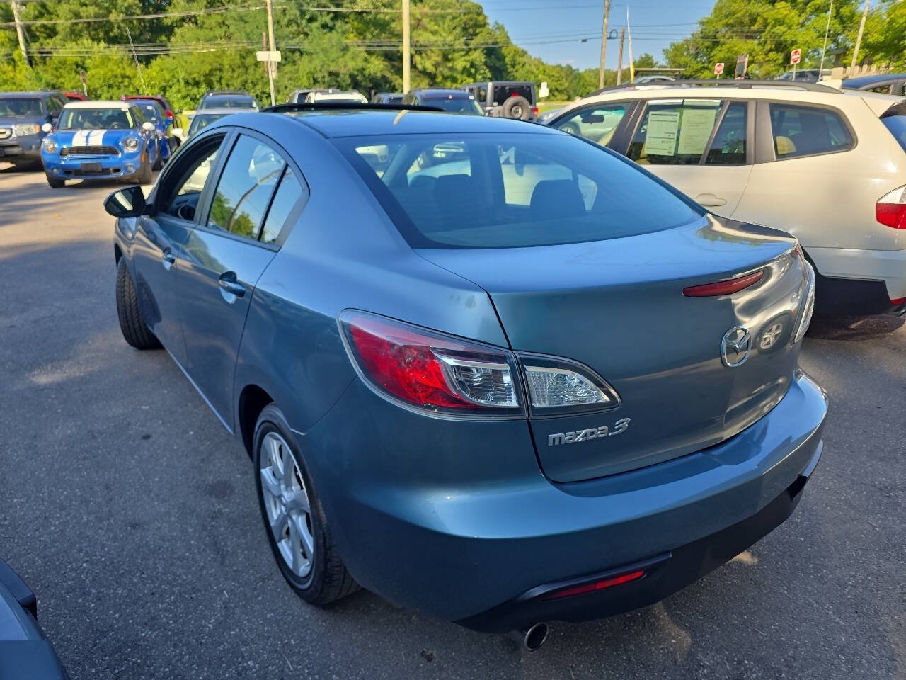 Used 2011 MAZDA MAZDA3 i Touring FWD image 4