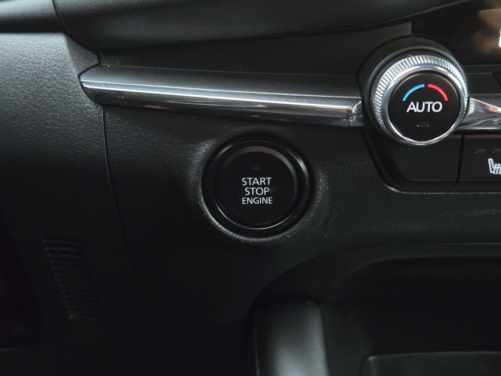 Used 2021 MAZDA MAZDA3 s image 22