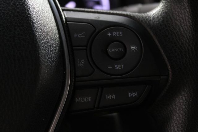 Used 2018 Toyota Camry L image 19