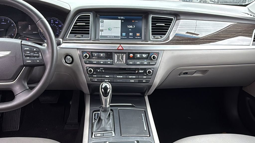 Used 2016 Hyundai Genesis 3.8 RWD image 23