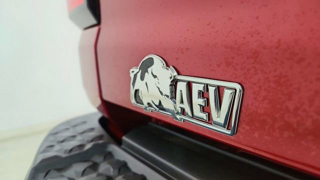 Used 2024 GMC Canyon AT4X w/ AT4X AEV Edition AWD/4WD image 20