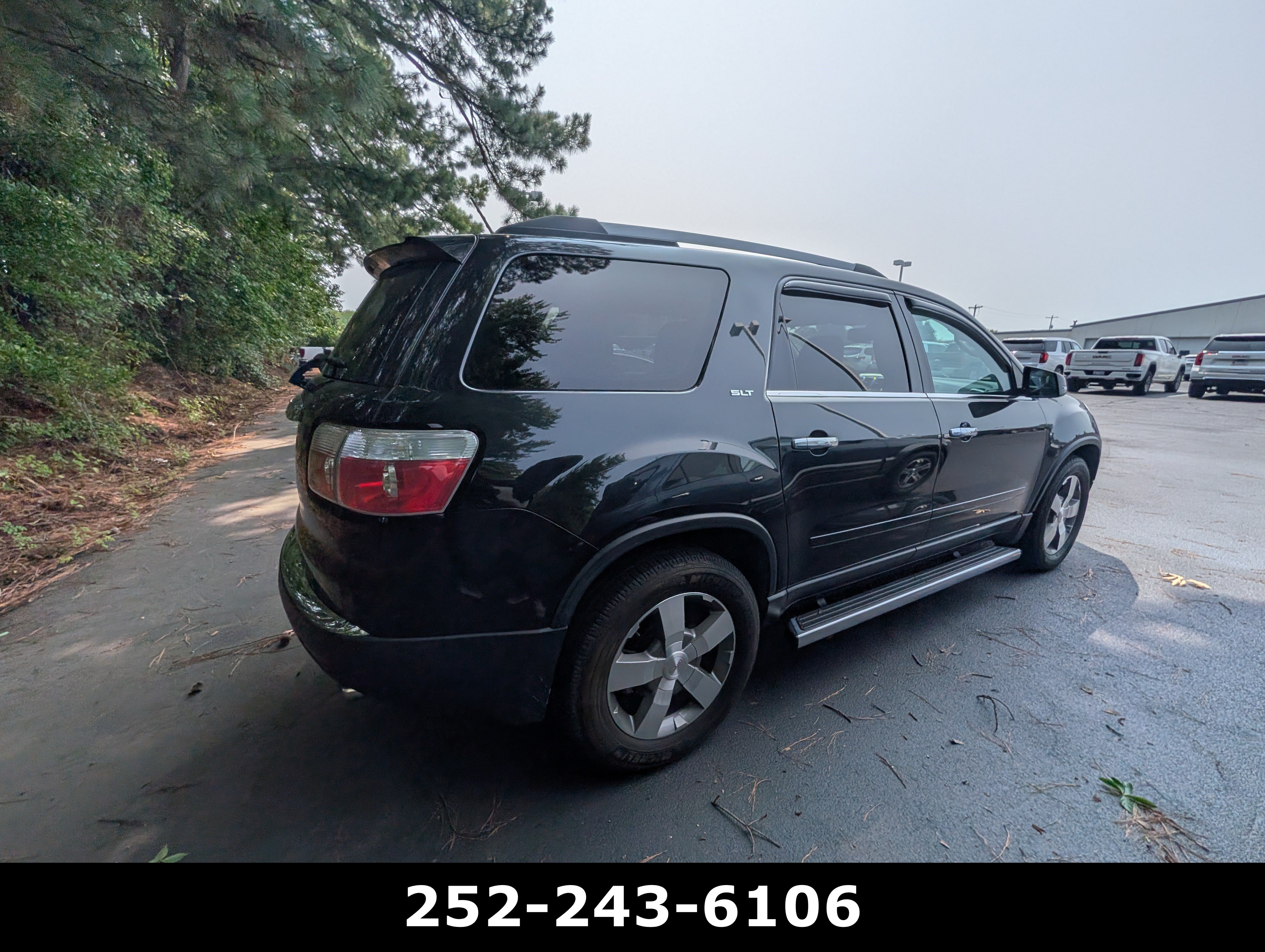 Used 2012 GMC Acadia SLT FWD image 2