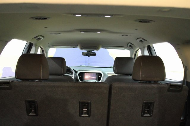 Used 2020 GMC Acadia SLE image 17