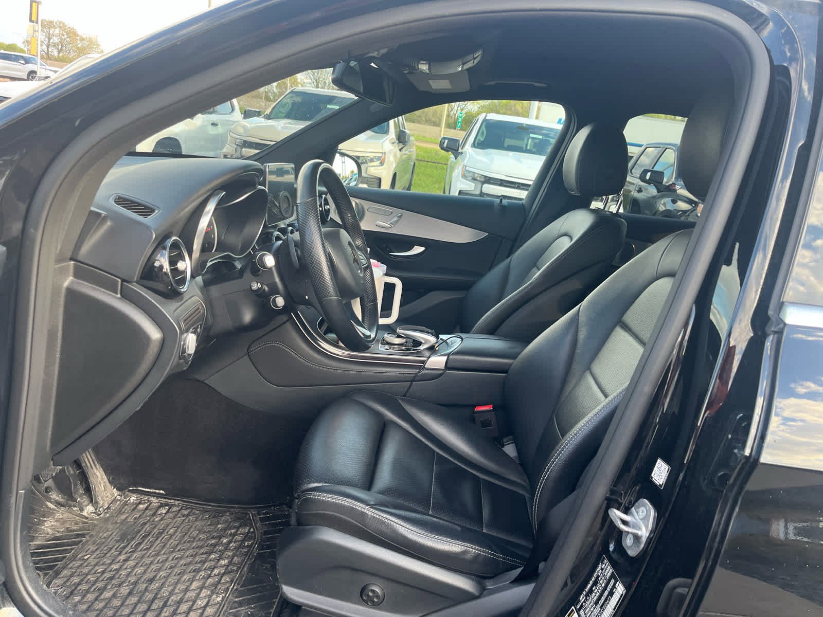 Used 2019 Mercedes-Benz GLC 300 4MATIC image 8
