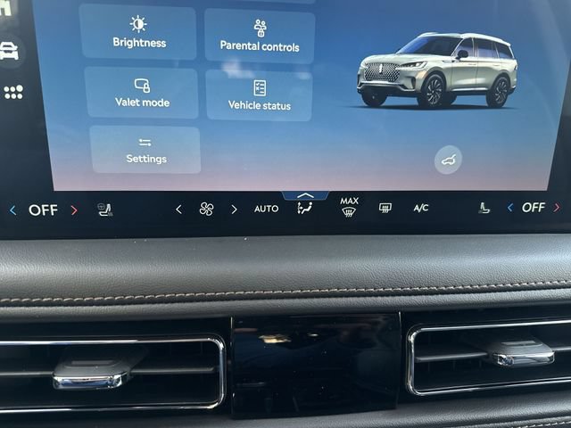 New 2026 Lincoln Aviator AWD image 19