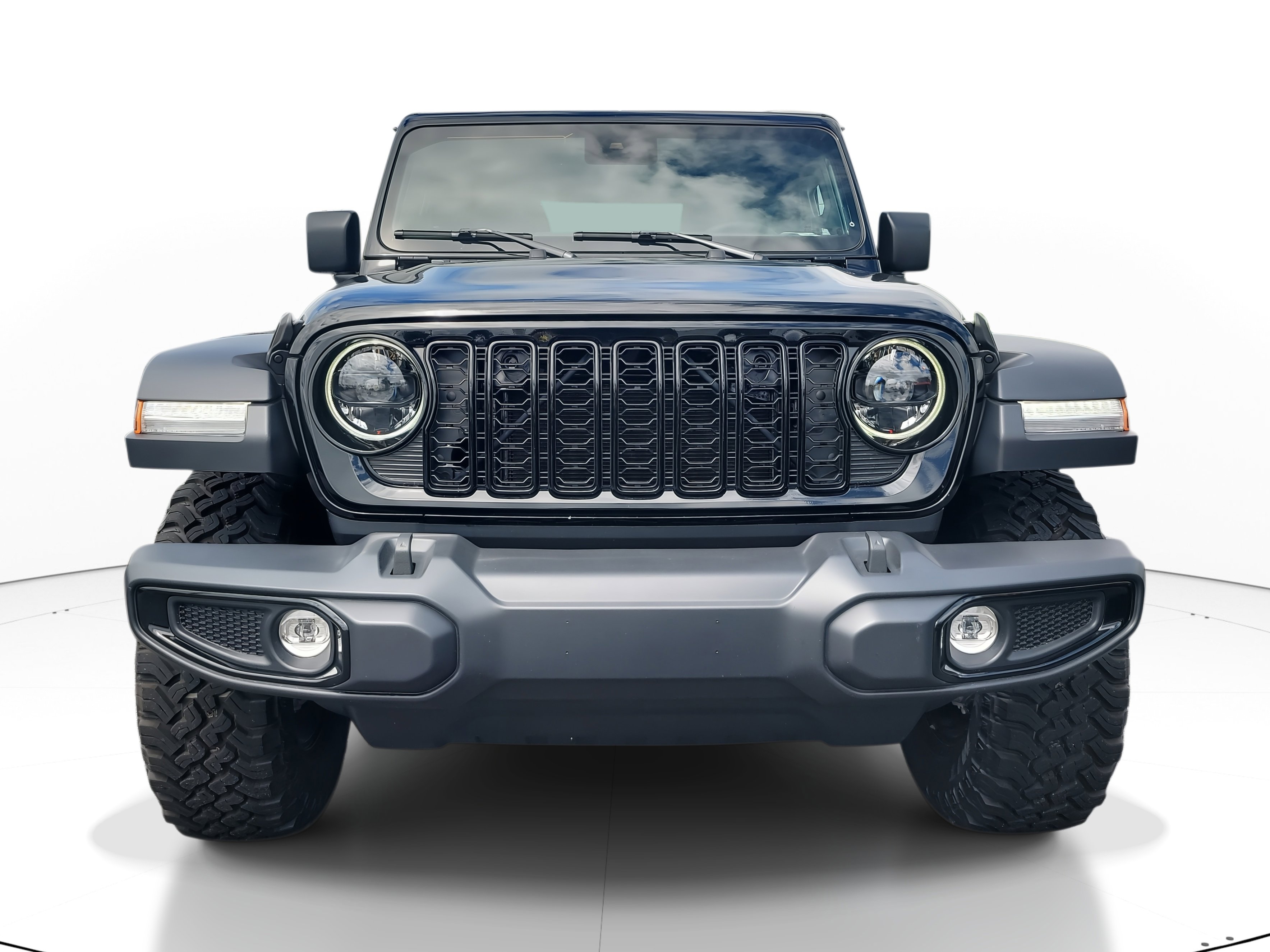 Used 2025 Jeep Wrangler Willys image 2