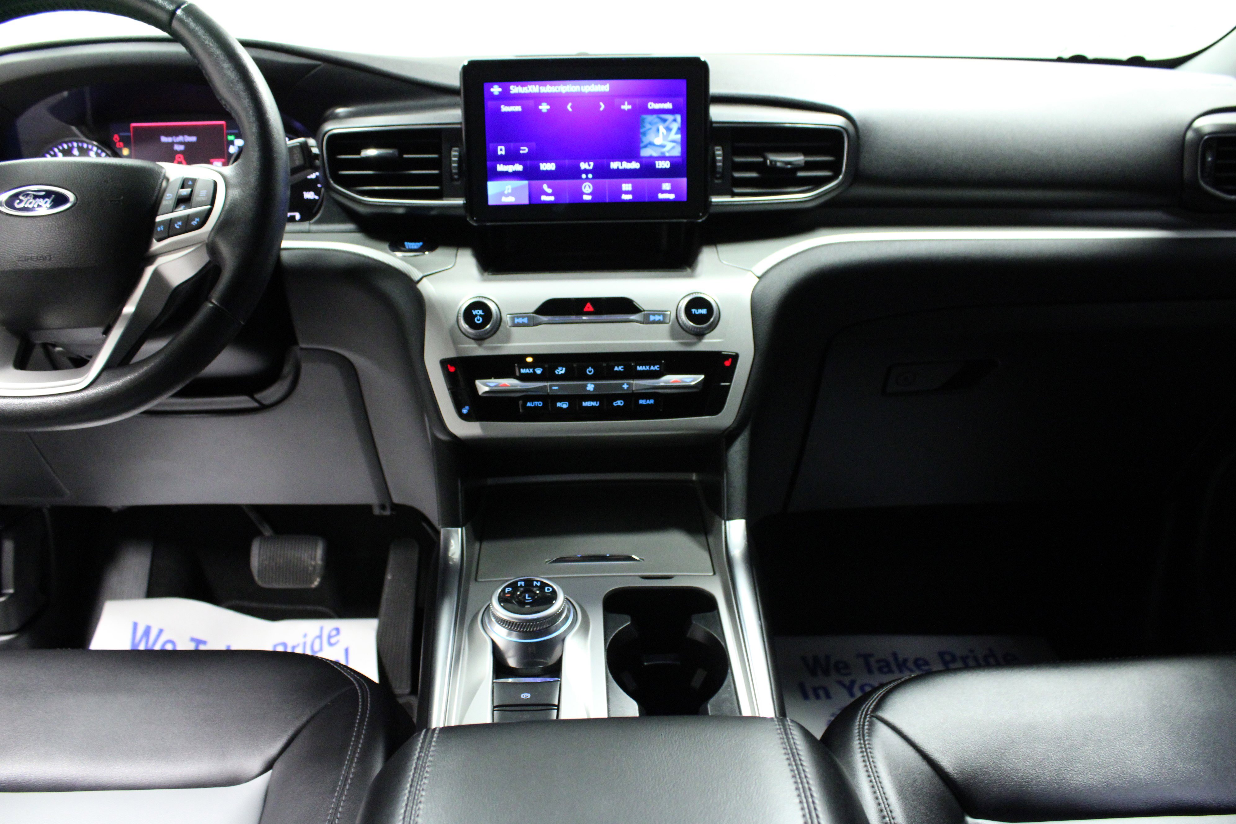 Used 2022 Ford Explorer XLT w/ Equipment Group 202A image 19