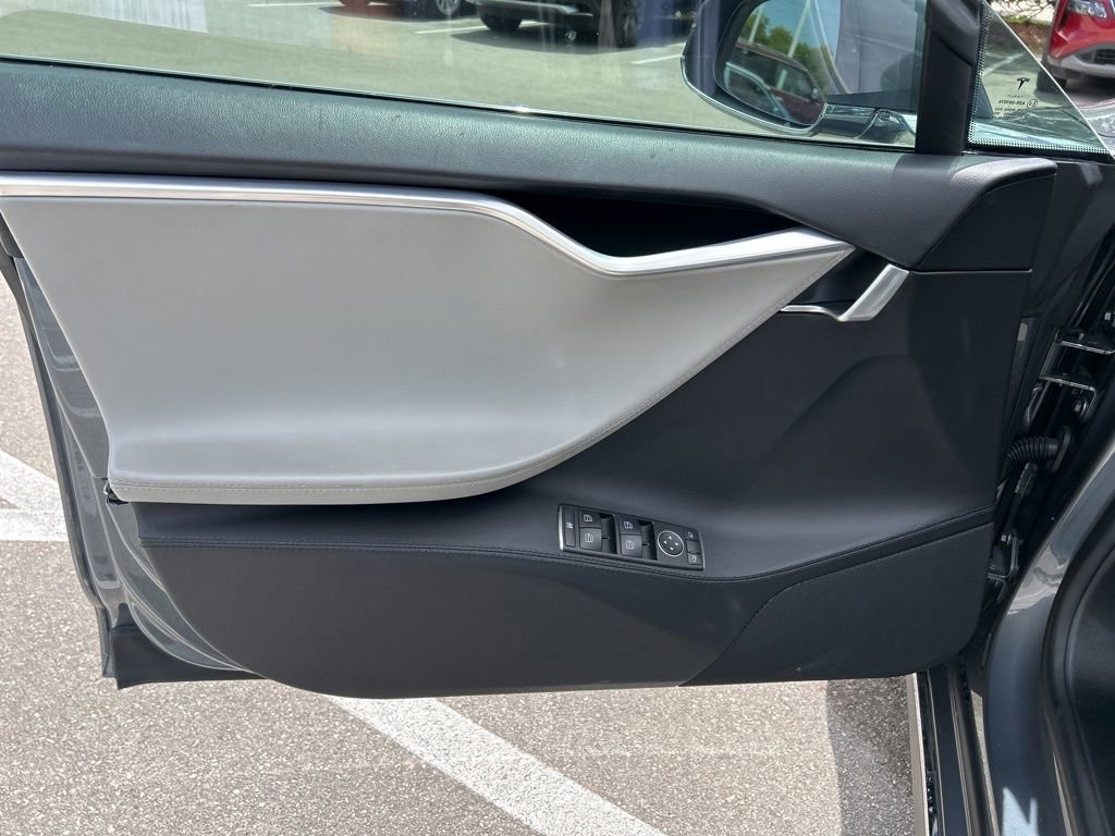 Used 2013 Tesla Model S Performance image 17