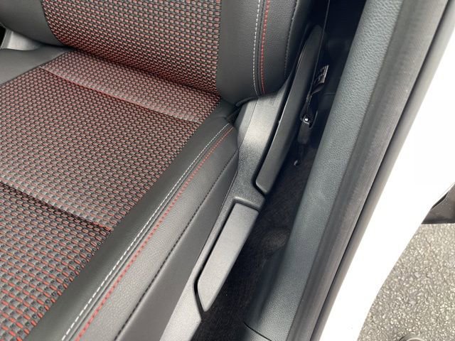 New 2025 Nissan Kicks SR image 16