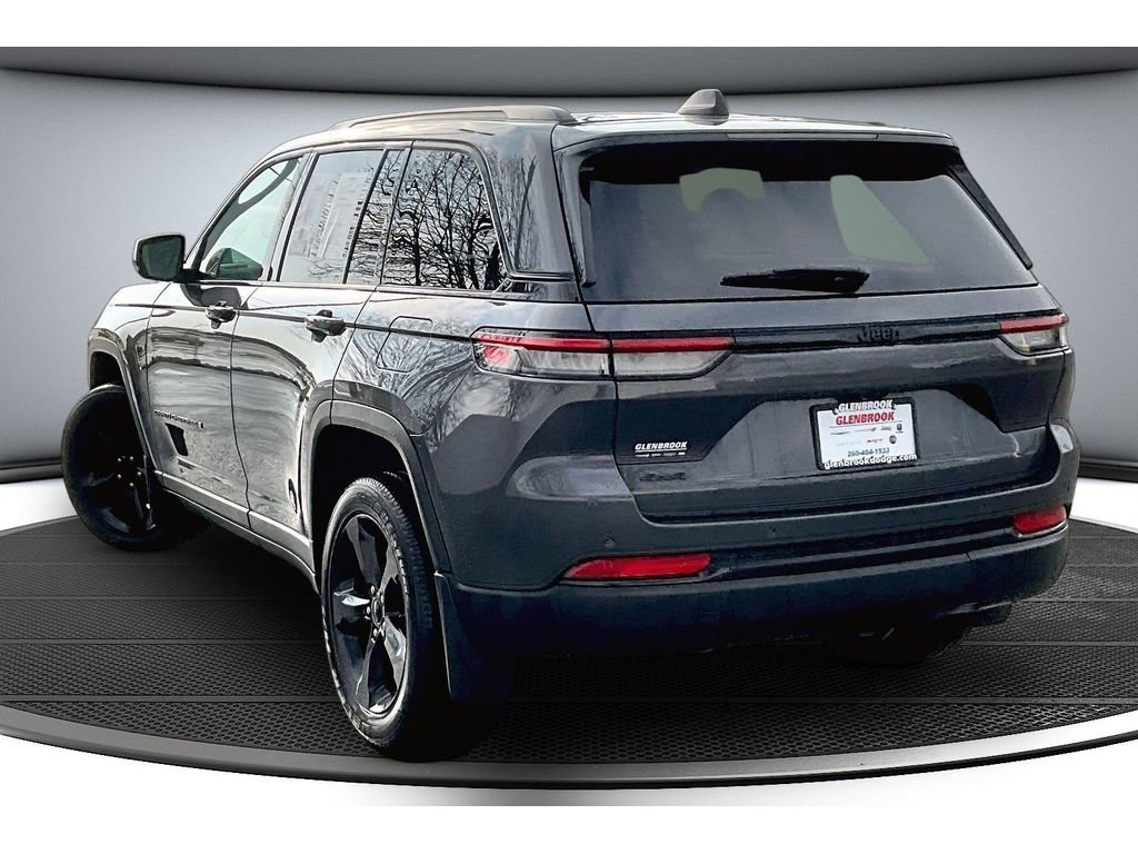Certified 2025 Jeep Grand Cherokee Altitude image 2