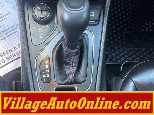 Used 2021 Jeep Cherokee Trailhawk w/ Trailer Tow Group AWD/4WD image 26