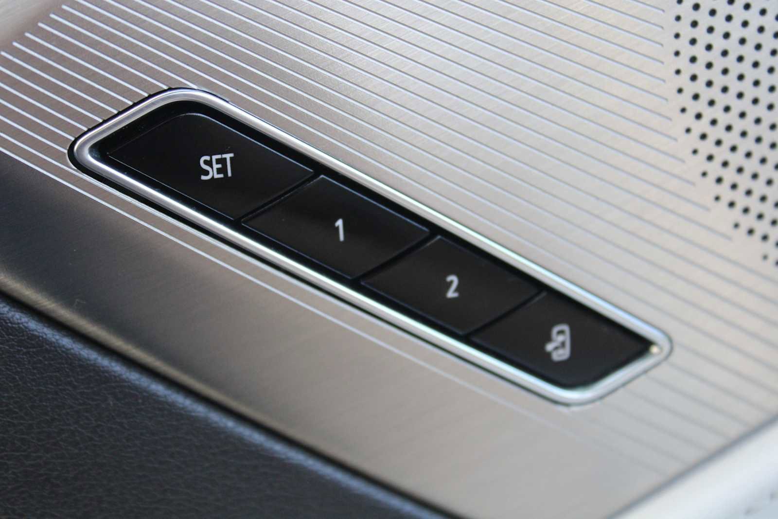 Used 2020 Chevrolet Corvette Stingray Preferred Cpe w/ 2LT Preferred Equipment Group image 19