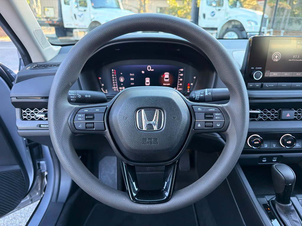 Certified 2025 Honda Accord SE image 15