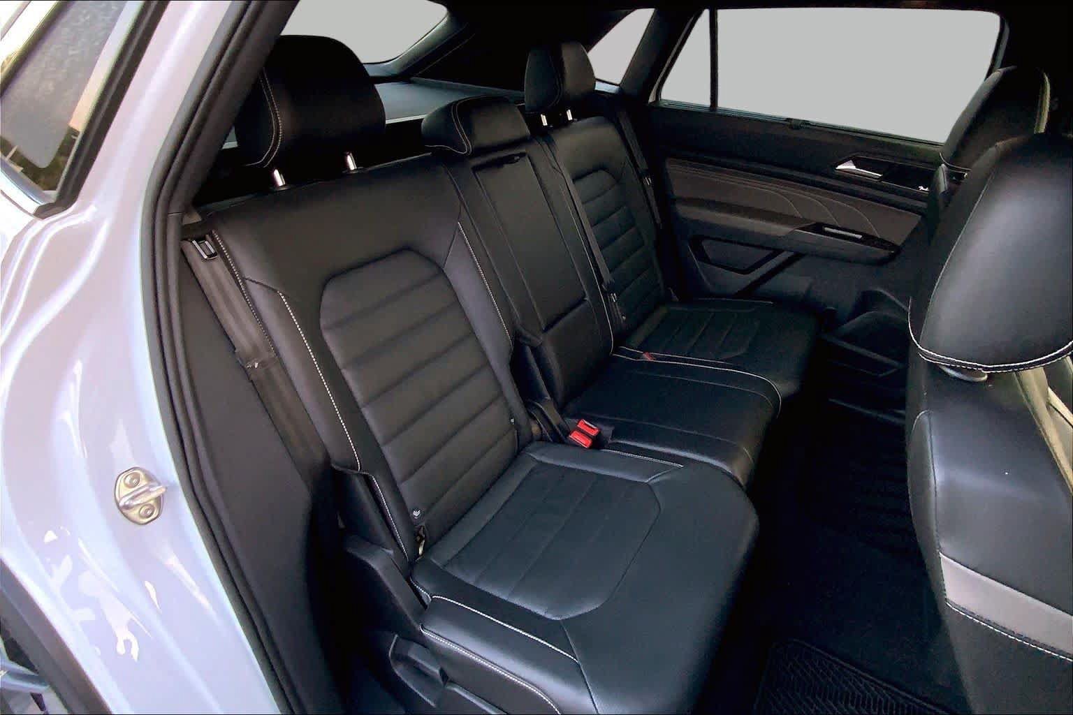 Used 2023 Volkswagen Atlas Cross Sport SEL Premium R-Line AWD/4WD image 16