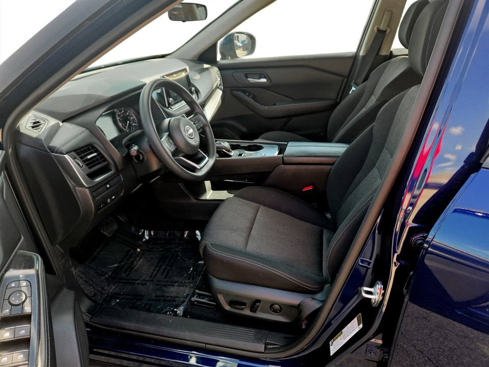 Used 2024 Nissan Rogue SV FWD image 29
