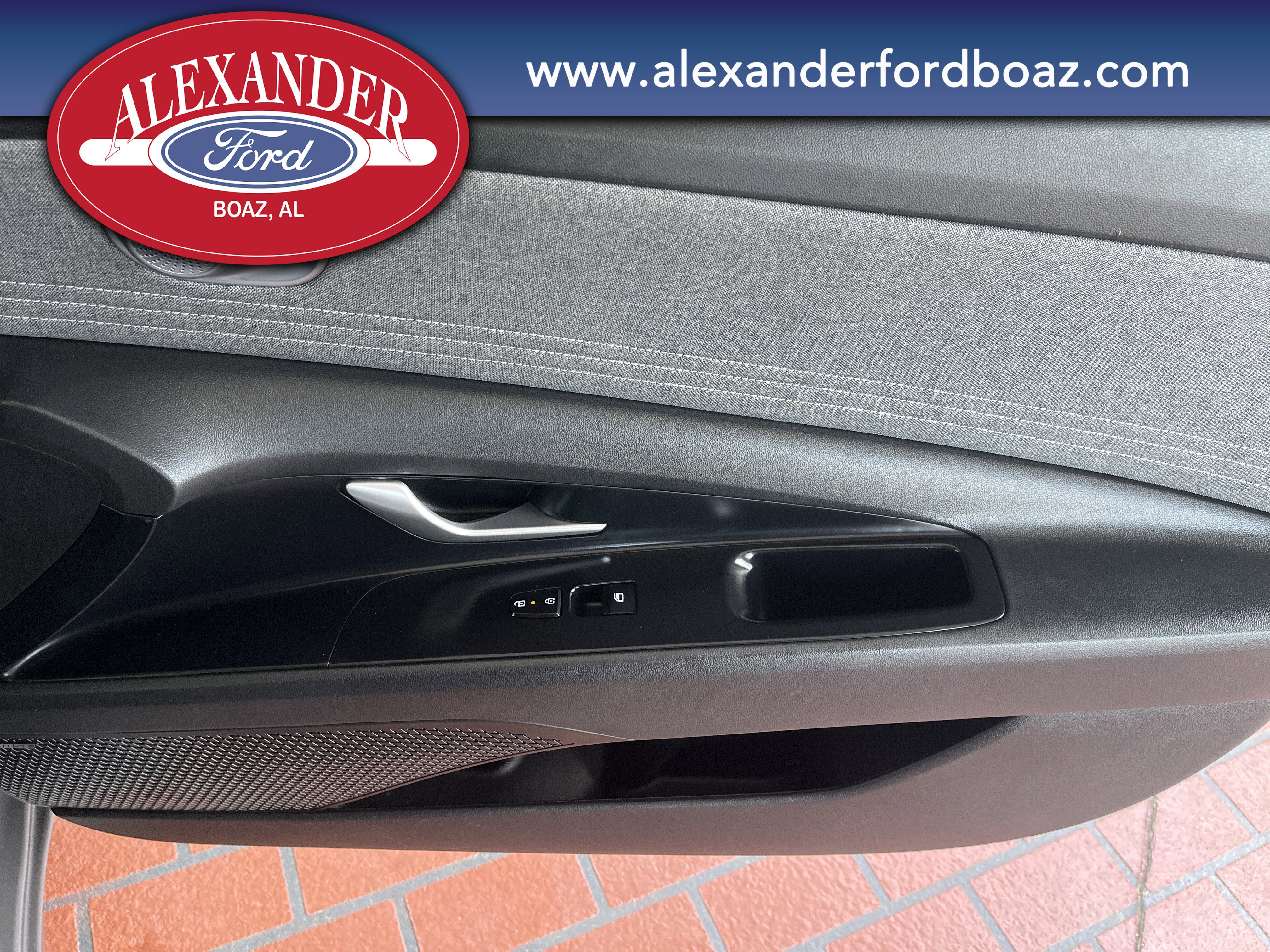 Used 2025 Hyundai Elantra Limited FWD image 15