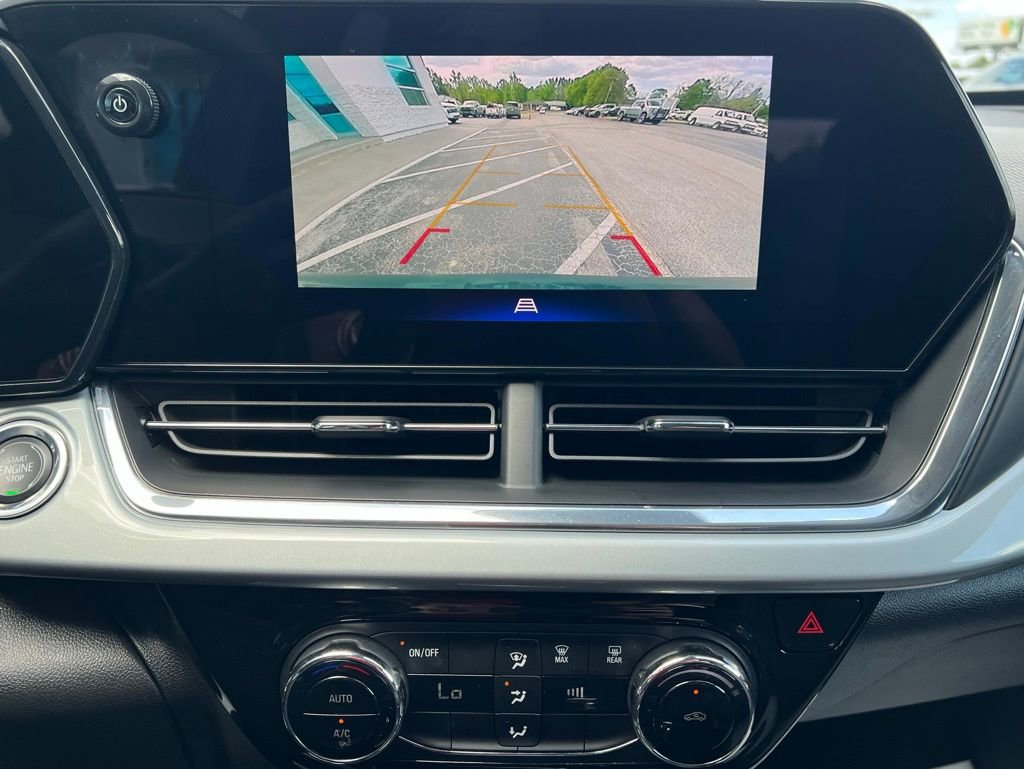 Used 2025 Chevrolet Trax LT image 16