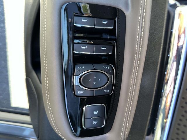 Used 2026 Lincoln Corsair Premiere AWD/4WD image 18