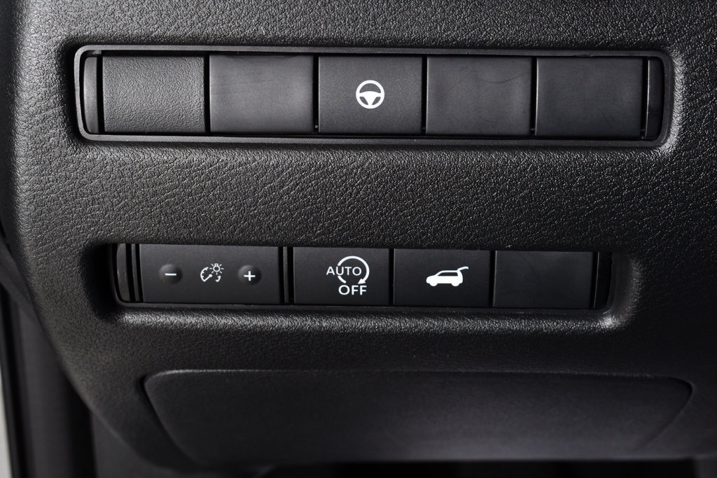 Used 2024 Nissan Rogue SV AWD/4WD image 30