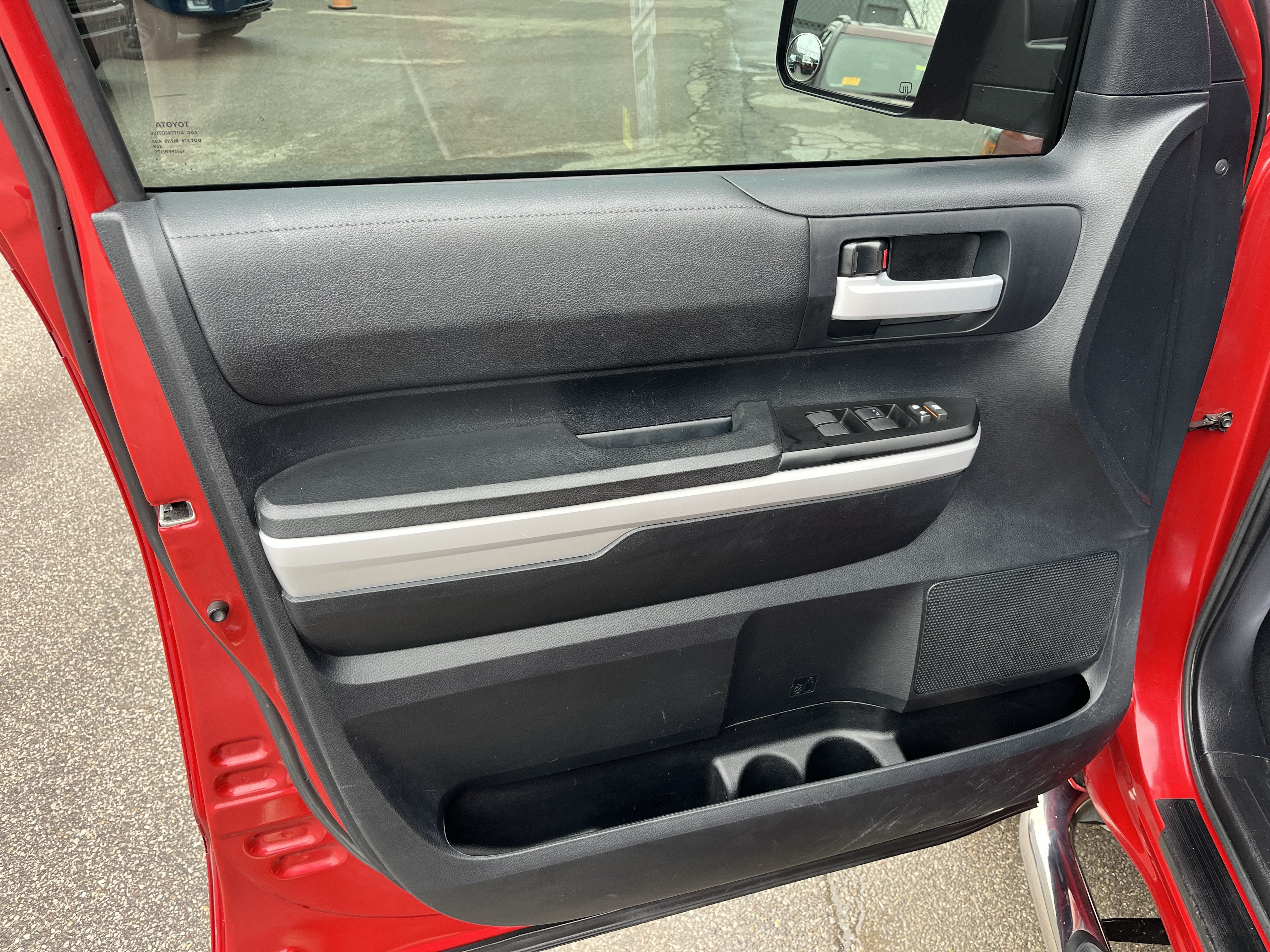 Used 2018 Toyota Tundra SR5 w/ TRD Off Road Package AWD/4WD image 15