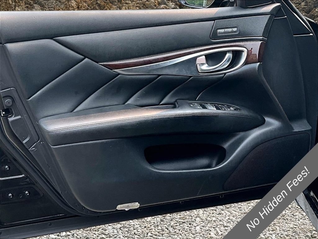 Used 2019 INFINITI Q70 Luxe AWD/4WD image 19
