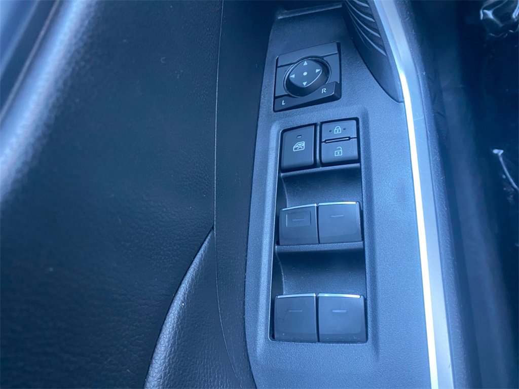 Used 2025 Toyota RAV4 XLE image 20