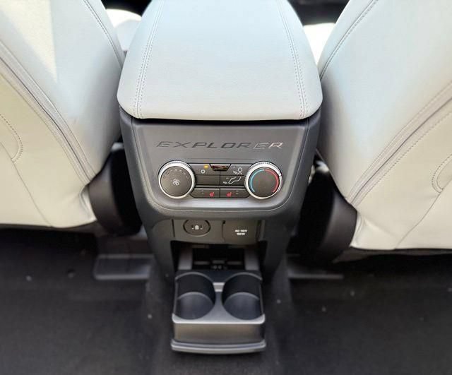 New 2026 Ford Explorer Platinum w/ LUX Leather Package AWD/4WD image 29