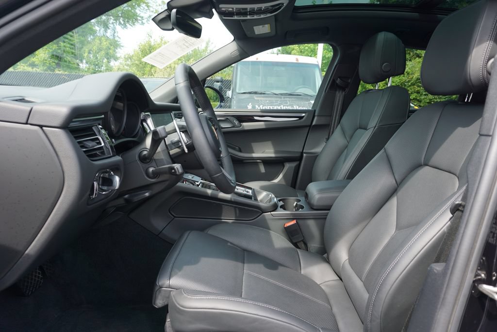 Used 2023 Porsche Macan S AWD/4WD image 25