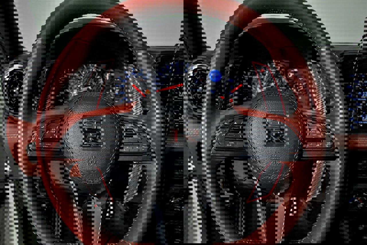 Used 2019 Nissan GT-R Premium w/ Premium Interior Package image 27