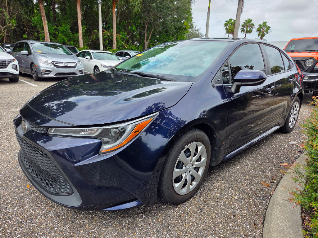 Used 2021 Toyota Corolla LE FWD image 3