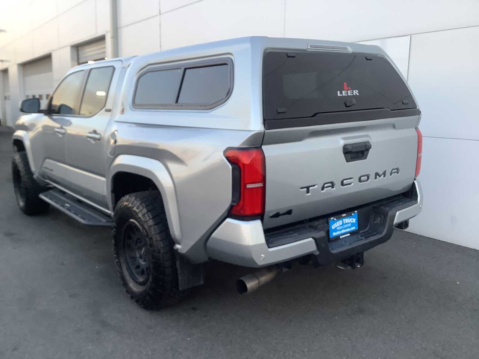 Used 2024 Toyota Tacoma SR5 AWD/4WD image 4