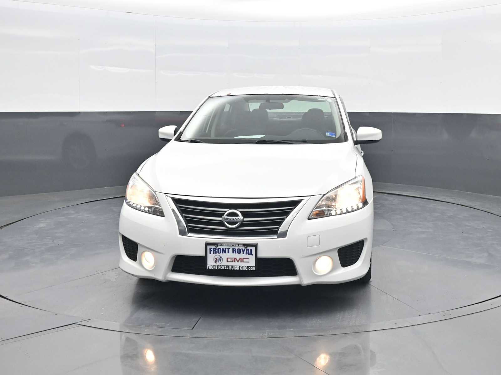 Used 2014 Nissan Sentra SR w/ SR Driver Package FWD image 3