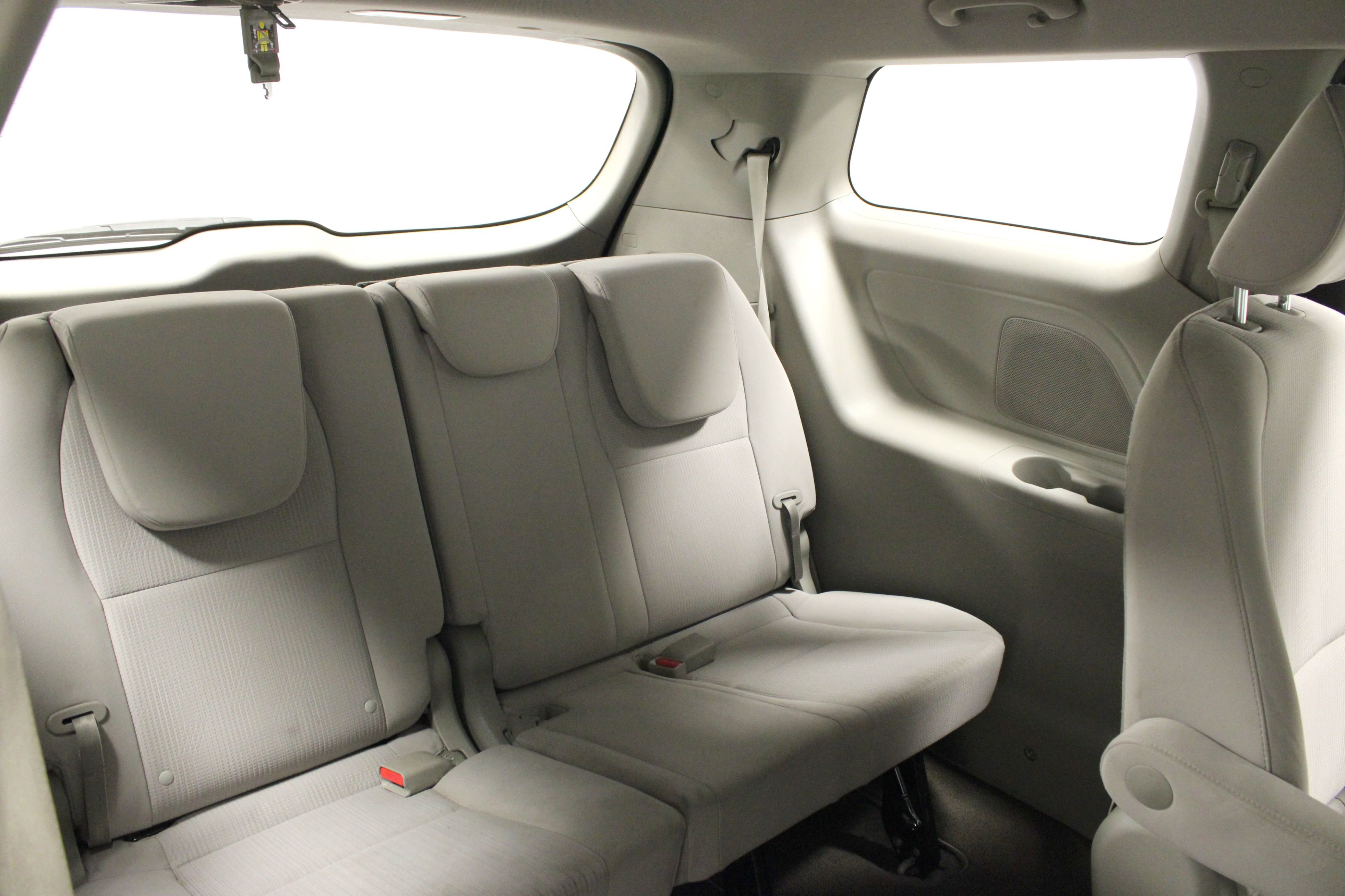 Used 2019 Kia Sedona L image 17