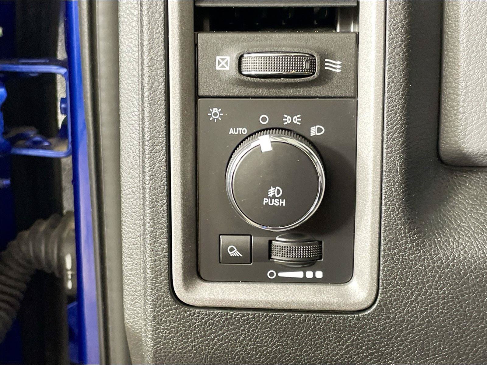 Used 2017 RAM 1500 Express AWD/4WD image 14