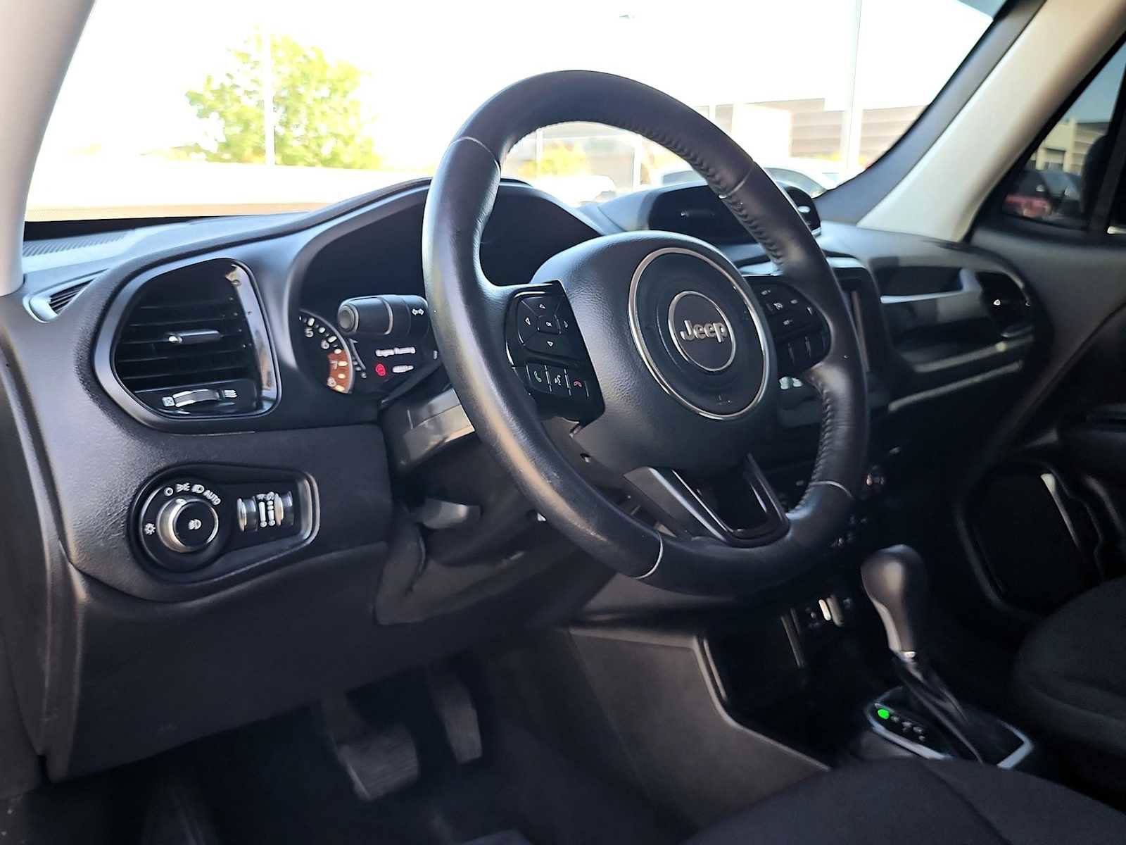 Used 2020 Jeep Renegade Altitude FWD video 2