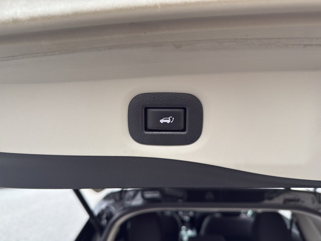 Used 2018 Nissan Rogue SV AWD/4WD image 27
