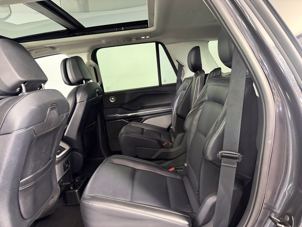Used 2025 Lincoln Navigator Reserve AWD/4WD image 19