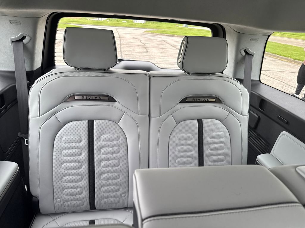 Used 2023 Rivian R1S Adventure AWD/4WD image 17