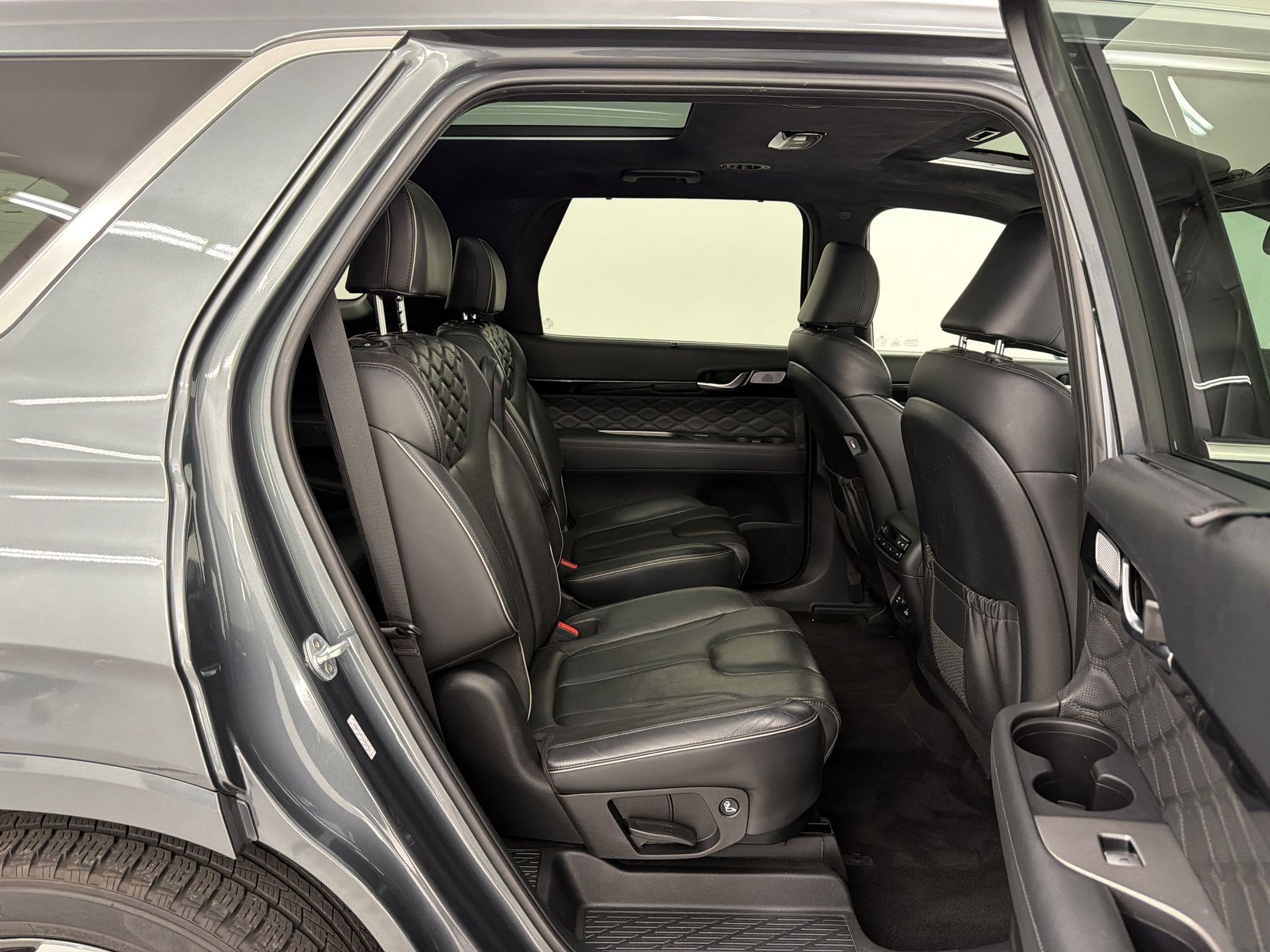 Used 2022 Hyundai Palisade Calligraphy w/ Cargo Package FWD image 31