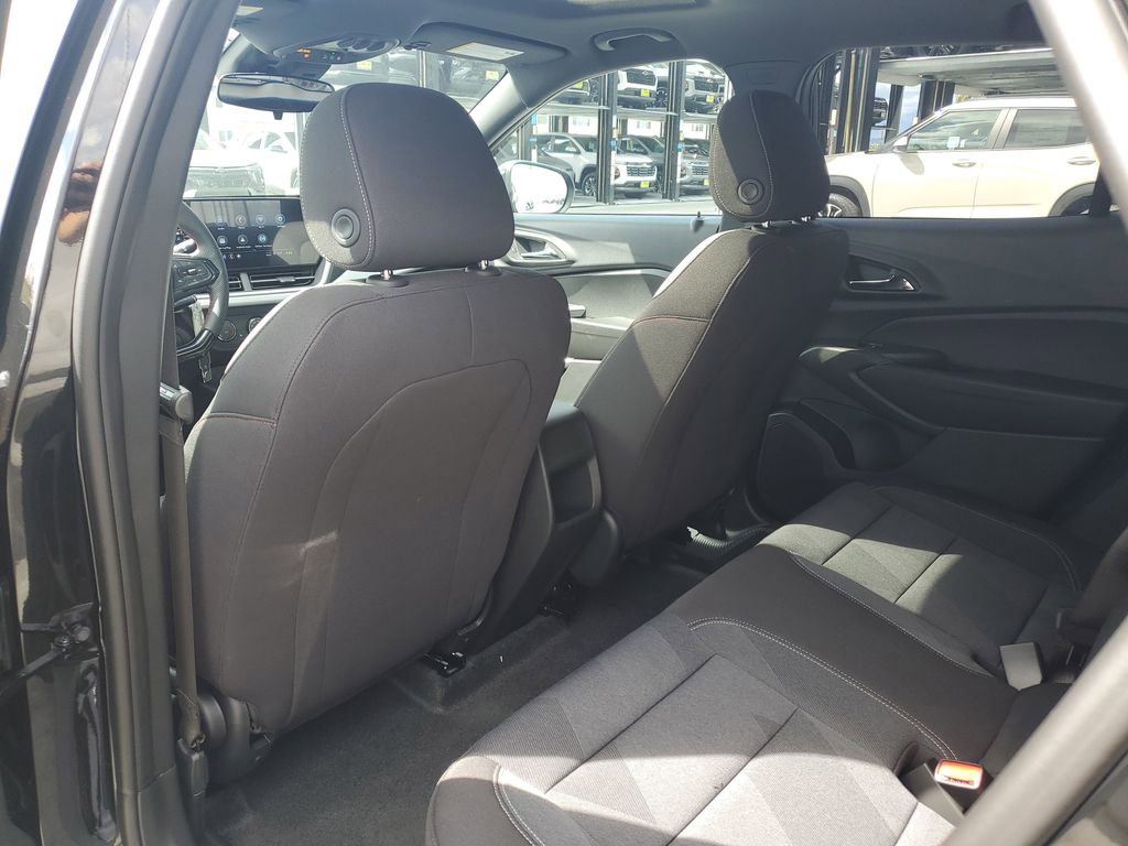 New 2026 Chevrolet Trax RS w/ Sunroof Package FWD image 15