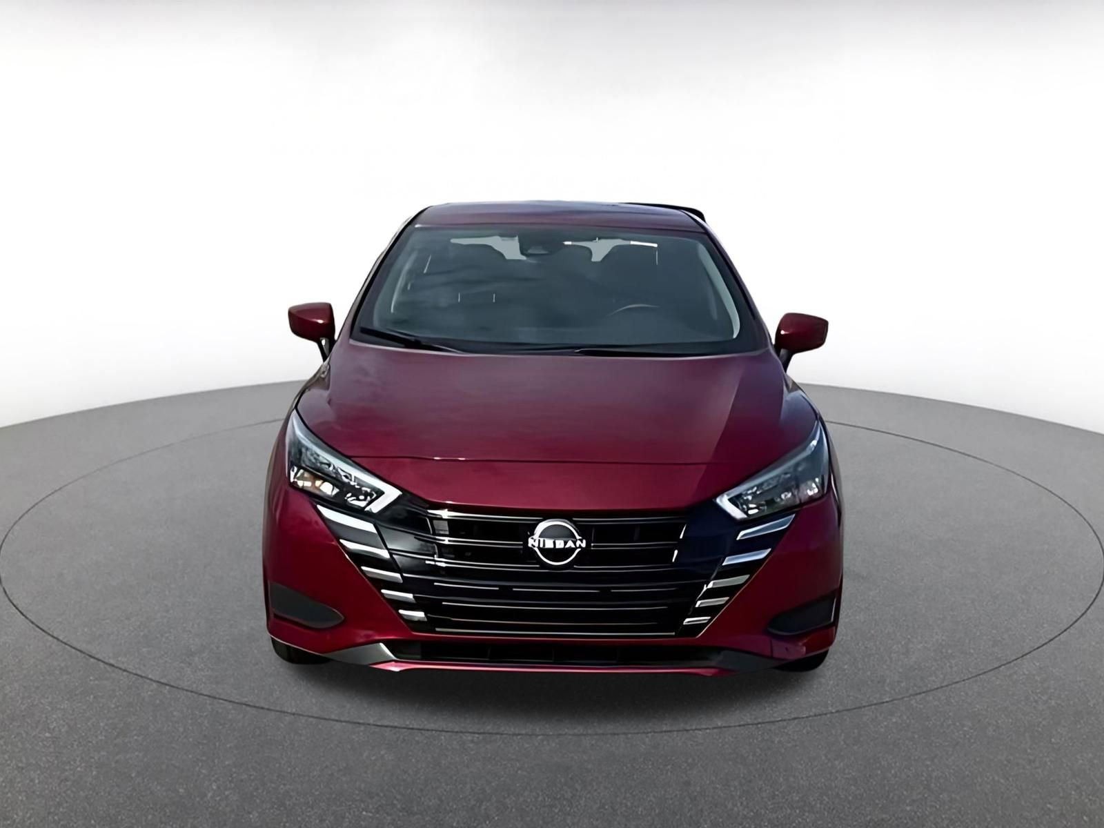 Used 2025 Nissan Versa SV image 9