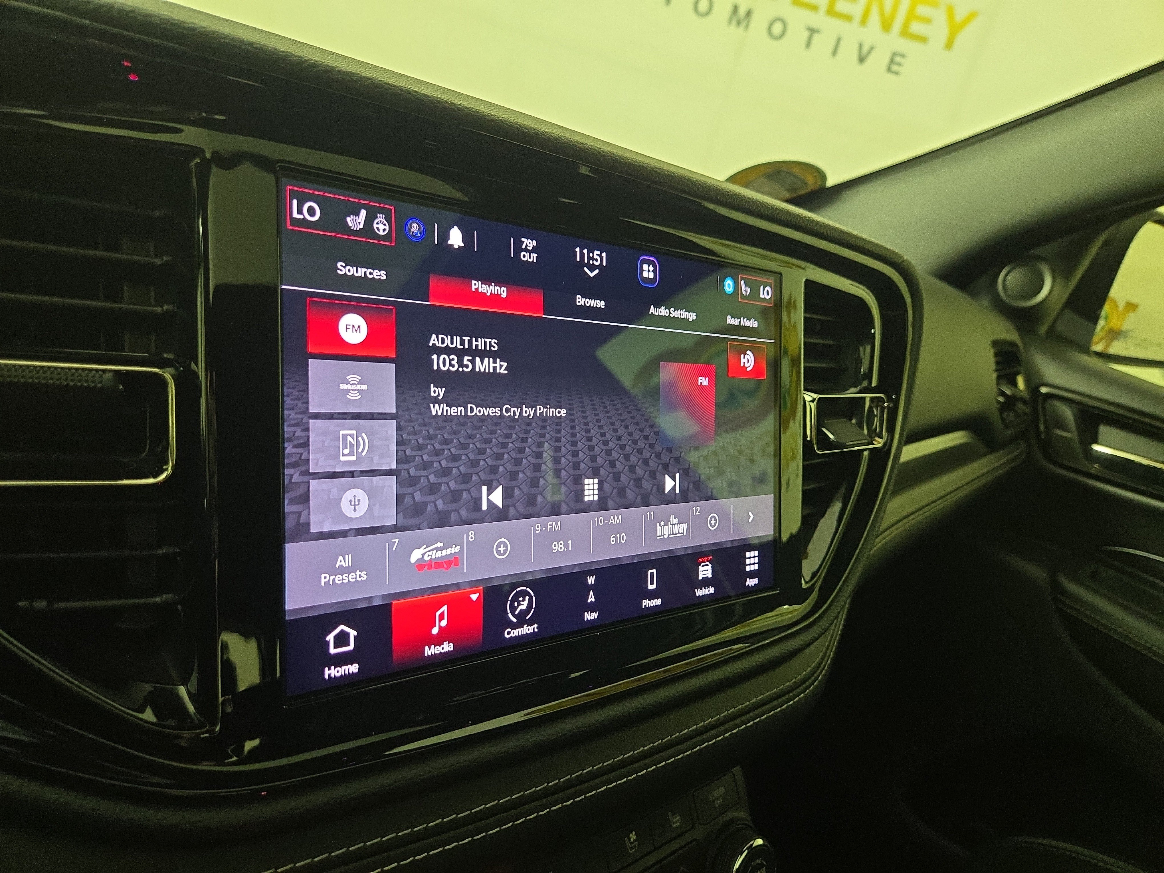 Used 2021 Dodge Durango SRT Hellcat w/ Technology Group AWD/4WD image 21