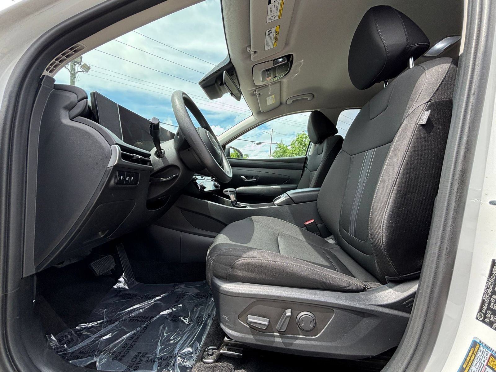 Used 2025 Hyundai Tucson SEL FWD image 24