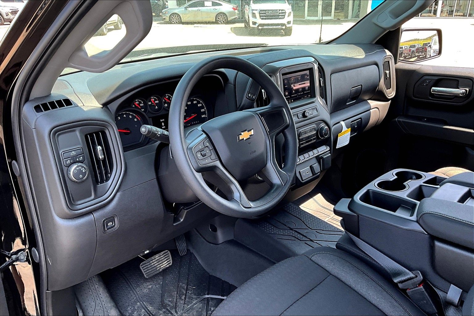 New 2025 Chevrolet Silverado 1500 Custom image 6