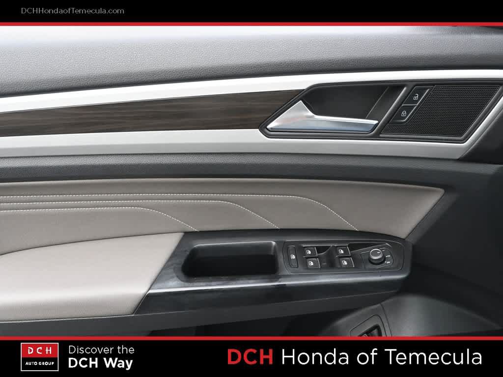 Used 2021 Volkswagen Atlas SE w/ Panoramic Sunroof Package FWD image 16